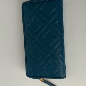 FINAL MARKDOWN -Tory Burch Fleming Zip Continental Wallet